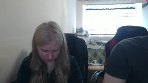 Snapshot of jenisandpeter chatting on 05.14.26 JenisAndPeter online show from 05.14.26