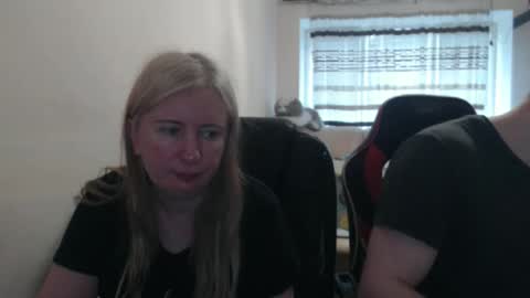 Snapshot of jenisandpeter chatting on 05.18.26 JenisAndPeter online show from 05.18.26