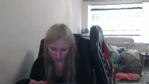 Snapshot of jenisandpeter chatting on 05.18.26 JenisAndPeter online show from 05.18.26