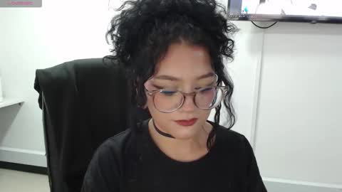 jenn online show from 11.24.25