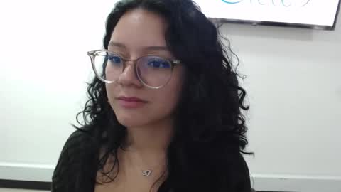 Snapshot of jenn_cg chatting on 01.07.26 jenn online show from 01.07.26