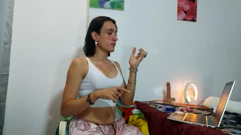 Snapshot of jenna_grey24 chatting on 12.02.25 Isabella online show from 12.02.25