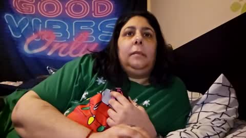 Snapshot of jennabrady chatting on 12.24.24  Dragon Queen. Be my Dragon --  and  online show from 12.24.24