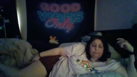 Snapshot of jennabrady chatting on 01.24.25  Dragon Queen. Be my Dragon --  and  online show from 01.24.25