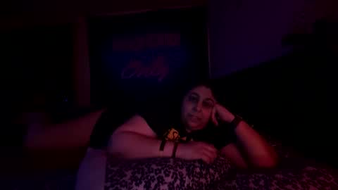 Snapshot of jennabrady chatting on 09.14.25  Dragon Queen. Be my Dragon --  and  online show from 09.14.25