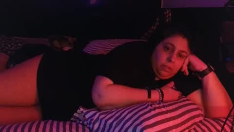 Snapshot of jennabrady chatting on 10.17.25  Dragon Queen. Be my Dragon --  and  online show from 10.17.25