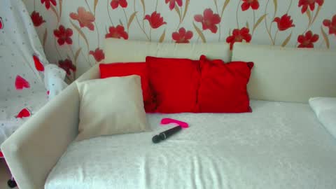 Jenn online show from 02.02.25