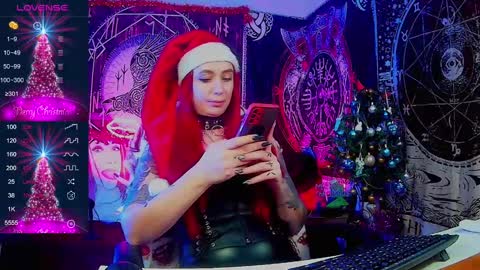 Snapshot of jennalovvee chatting on 12.19.24 Mrs. Jenna online show from 12.19.24