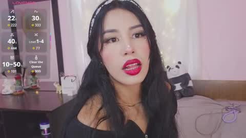 Jenner online show from 04.15.26