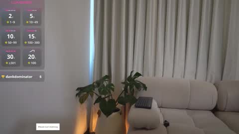 Snapshot of jennhudson chatting on 10.15.25 jenn online show from 10.15.25