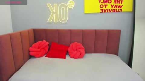 Snapshot of jennifer_munoz chatting on 10.02.25 Jennifer online show from 10.02.25