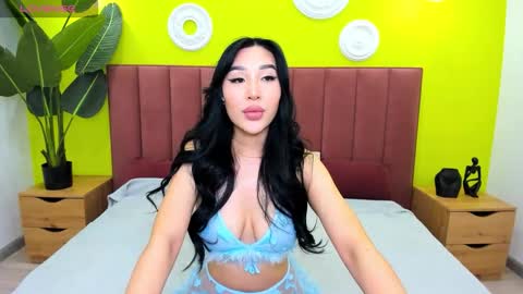 Snapshot of jennifer_munoz chatting on 10.14.25 Jennifer online show from 10.14.25