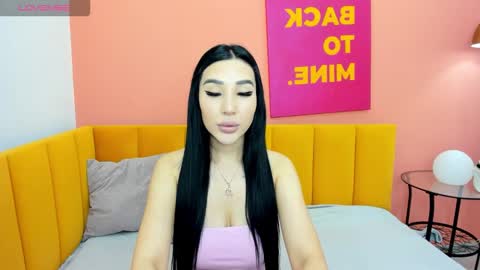 Snapshot of jennifer_munoz chatting on 11.16.25 Jennifer online show from 11.16.25