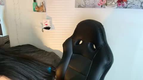 JENNIFER online show from 11.10.25