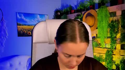 Snapshot of jennifergraces chatting on 10.14.25 Jennifer online show from 10.14.25