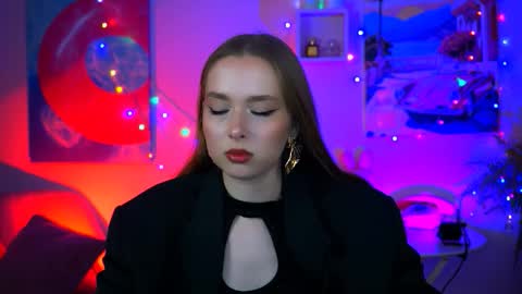Snapshot of jennifergraces chatting on 10.17.25 Jennifer online show from 10.17.25