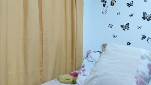 Snapshot of jenniferloveyou chatting on 10.25.25 jenniferloveyou online show from 10.25.25