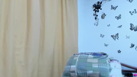 Snapshot of jenniferloveyou chatting on 11.28.25 jenniferloveyou online show from 11.28.25