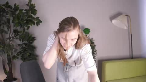 Snapshot of jenniferrakow chatting on 04.01.26 Sofia online show from 04.01.26
