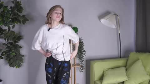 Snapshot of jenniferrakow chatting on 04.02.26 Sofia online show from 04.02.26