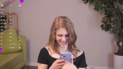 Snapshot of jenniferrakow chatting on 05.14.26 Sofia online show from 05.14.26