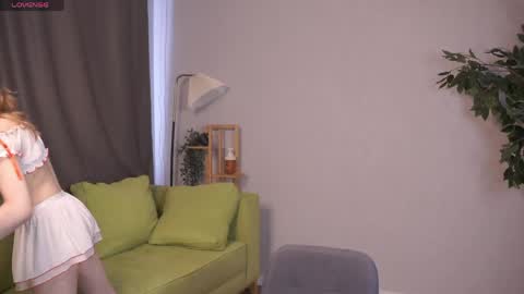 Snapshot of jenniferrakow chatting on 05.15.26 Sofia online show from 05.15.26