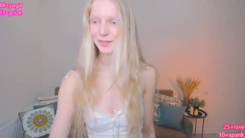 Snapshot of jenny_ames chatting on 02.08.25 Jenny  online show from 02.08.25