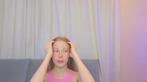 Snapshot of jenny_angelok chatting on 11.07.25 Next broadcast on December 05 subject to change online show from 11.07.25