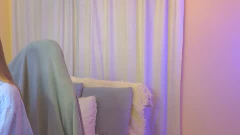 Snapshot of jenny_angelok chatting on 11.20.25 Next broadcast on December 05 subject to change online show from 11.20.25