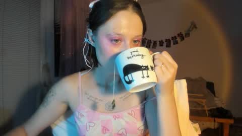 Jennifer Jenny Darling   online show from 12.03.25