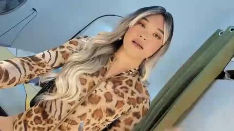 J E N N Y online show from 09.22.25