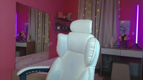 Snapshot of jenny_smitx chatting on 02.19.25 jenny_smitx online show from 02.19.25