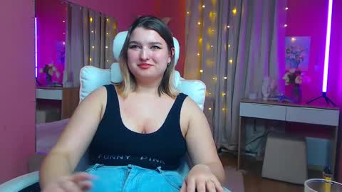 Snapshot of jenny_smitx chatting on 02.19.25 jenny_smitx online show from 02.19.25