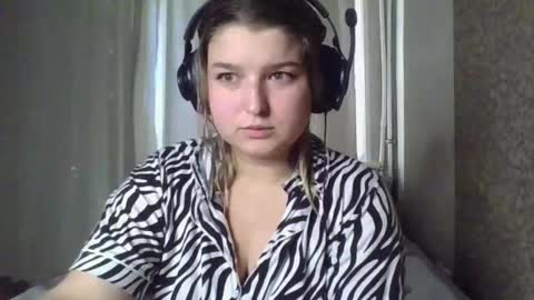 Snapshot of jenny_smitx chatting on 10.19.25 jenny_smitx online show from 10.19.25