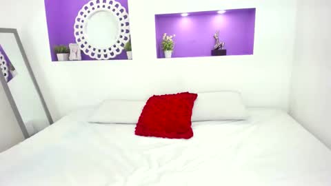 Snapshot of jenny_towers chatting on 12.22.25 jenny_towers online show from 12.22.25