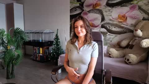 Snapshot of jennycutey chatting on 01.18.25 jennycutey online show from 01.18.25