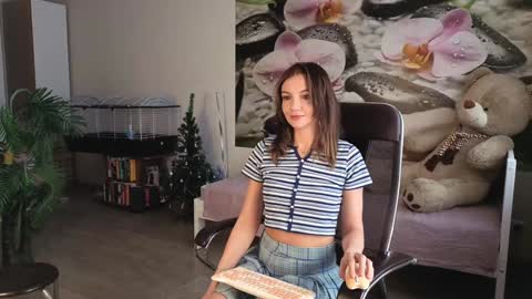 Snapshot of jennycutey chatting on 01.19.25 jennycutey online show from 01.19.25