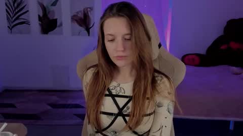 Snapshot of jennydens chatting on 11.21.25 Jenny NO Nude online show from 11.21.25