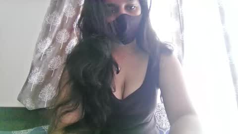 Snapshot of jennydolphin chatting on 10.29.25 Jenny online show from 10.29.25