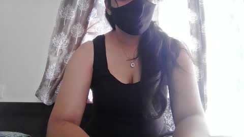 Snapshot of jennydolphin chatting on 11.06.25 Jenny online show from 11.06.25