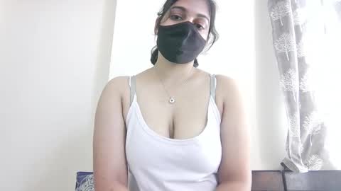 Snapshot of jennydolphin chatting on 11.11.25 Jenny online show from 11.11.25