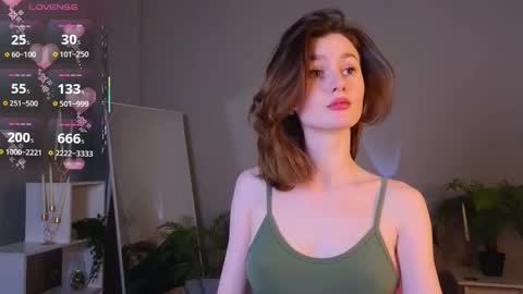 Snapshot of jennyfer_me chatting on 11.17.25 jennyfer_me online show from 11.17.25