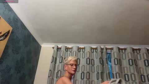 JennyHazel online show from 10.28.25