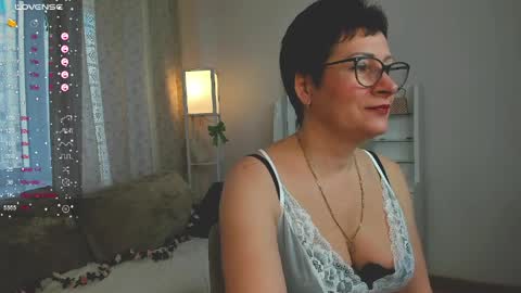 Snapshot of jennymons chatting on 04.02.26 Jenny online show from 04.02.26