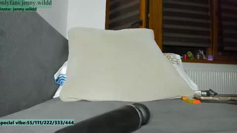 Snapshot of jennywildd chatting on 09.24.25 infamous blondiechloe. Jennyjennywildd online show from 09.24.25