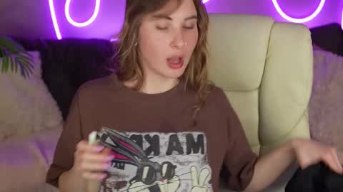 Snapshot of jennyyluv chatting on 11.14.25 JENNY online show from 11.14.25