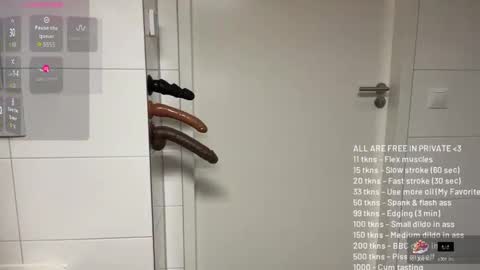 Snapshot of jensjiz chatting on 10.25.25 jensjiz online show from 10.25.25