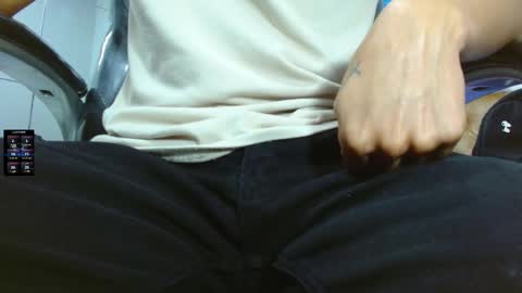 Snapshot of jeremias_1 chatting on 10.28.25 JEREMIAS online show from 10.28.25