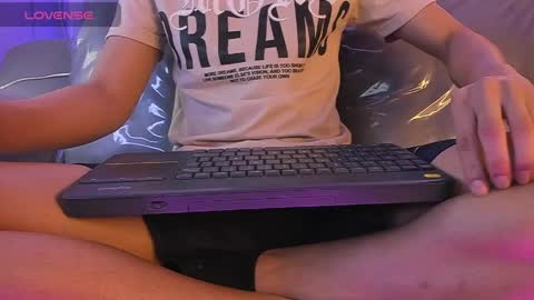 Snapshot of jeremias_1 chatting on 05.27.26 JEREMIAS online show from 05.27.26