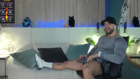 Snapshot of jeremy_harden chatting on 10.30.25 Jeremy online show from 10.30.25